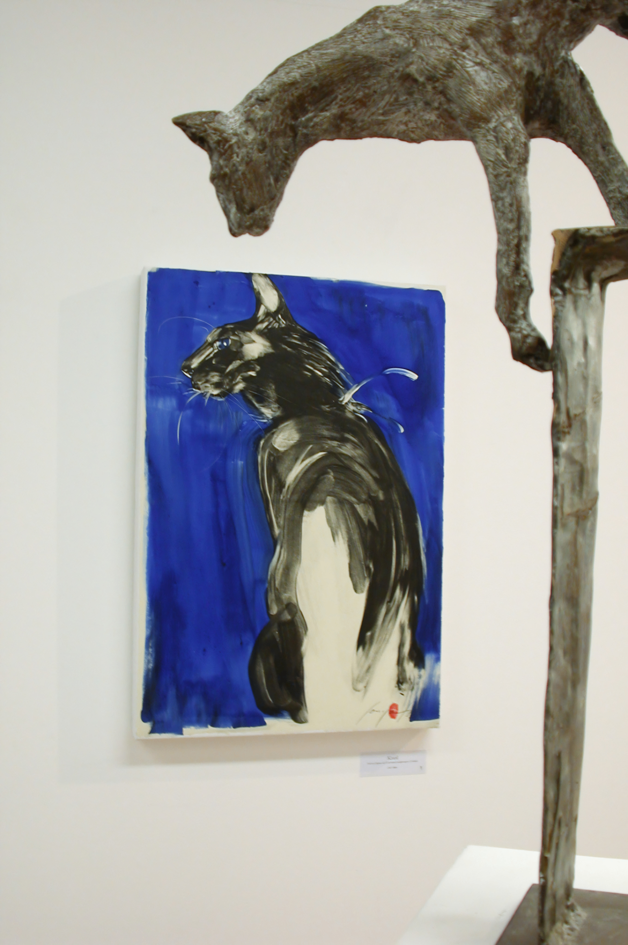 Chat bleu II — Gemälde und Skulptur von Sonja Knapp